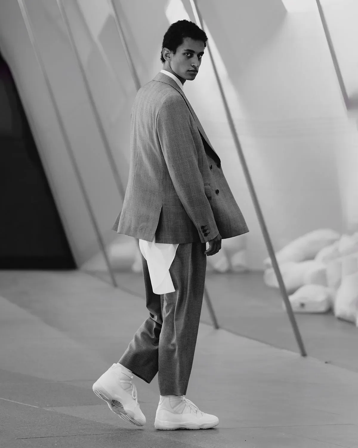Comme Des Garçons Lần Đầu Hợp Tác Cùng Air Jordan 11 Bản Trắng Đen