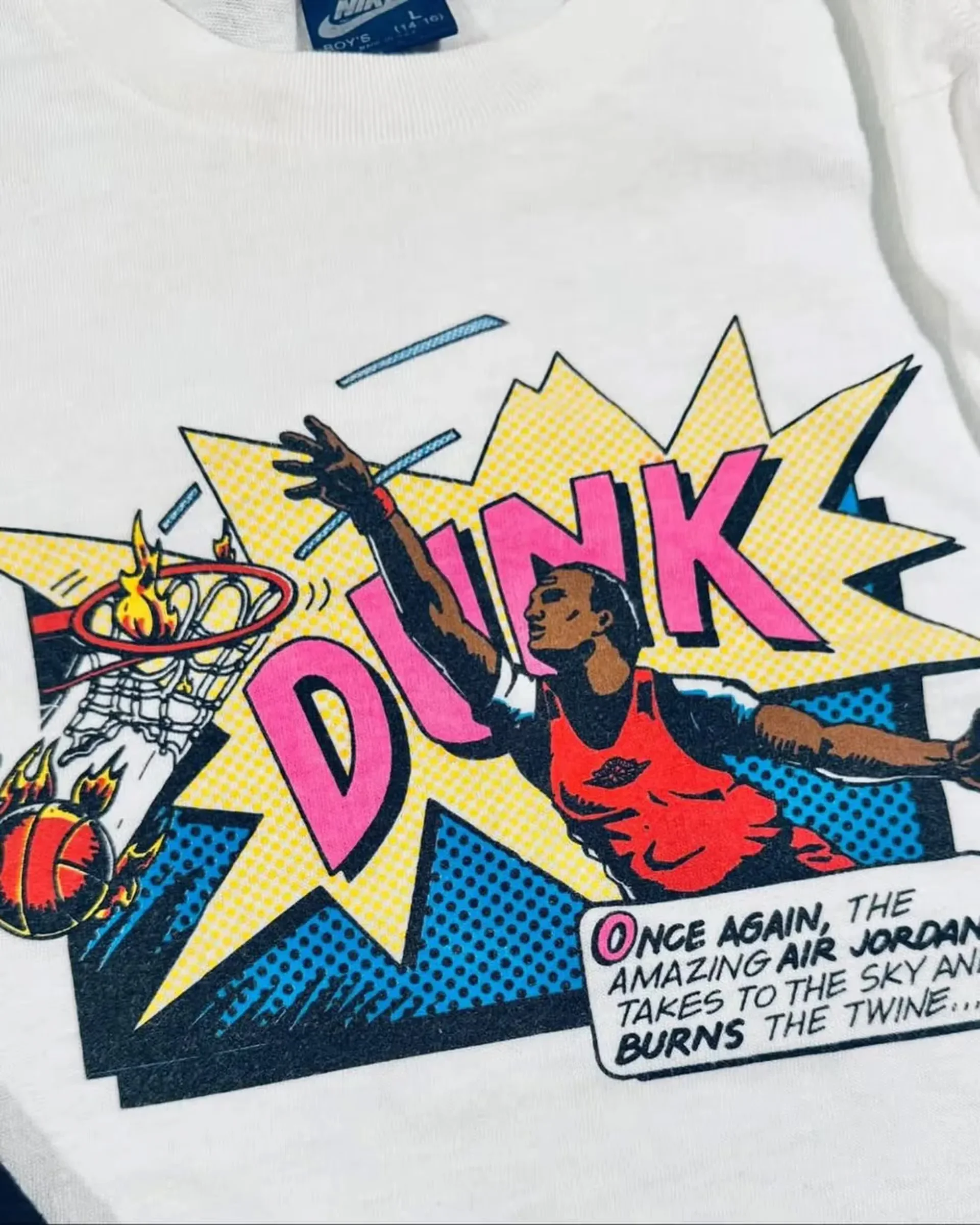 Air Jordan 4 "Comic": Chính Thức Trình Làng Với Cảm Hứng Áo Phông Vintage 1989