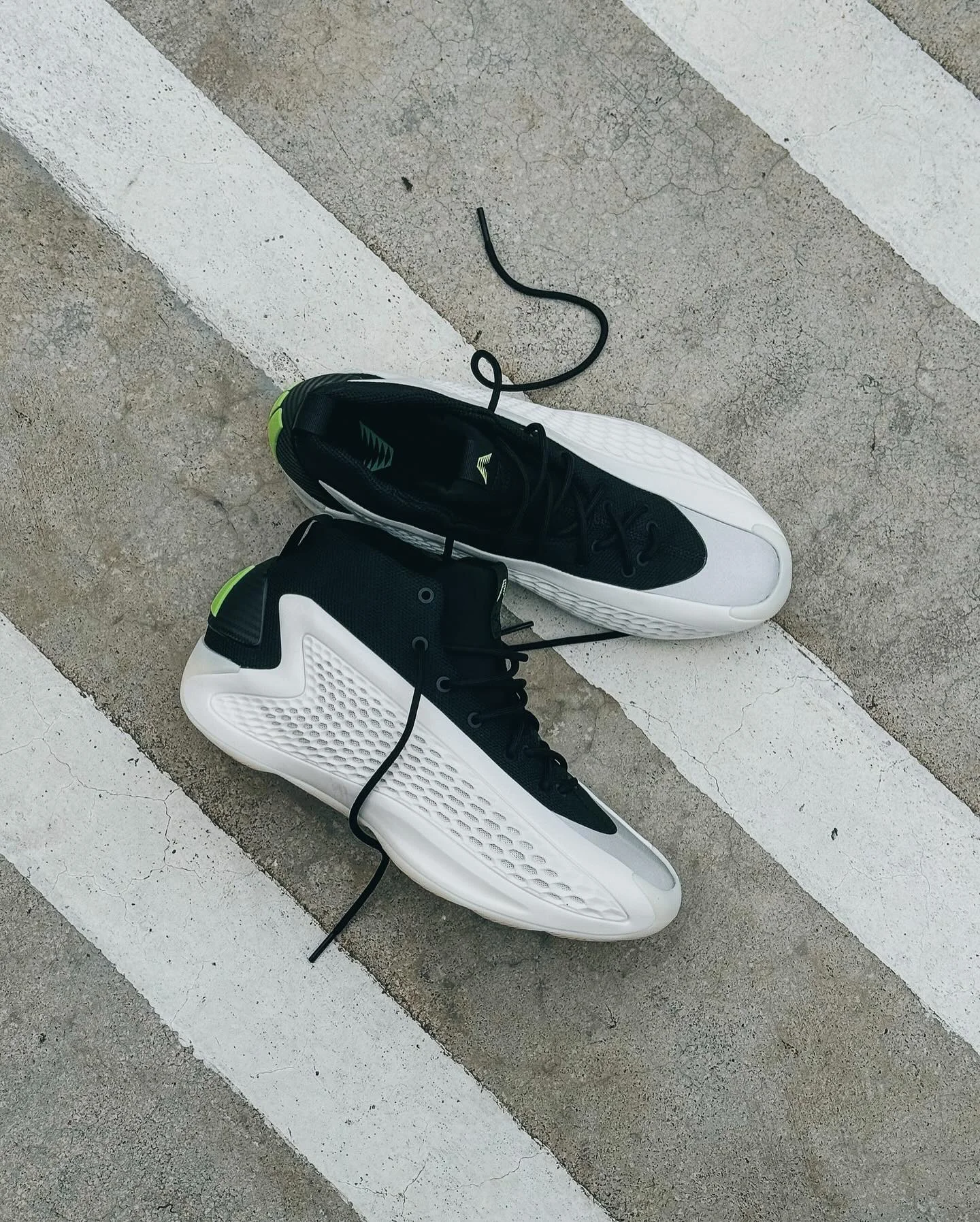 Đánh Giá Adidas AE 1: Đôi Giày Signature Đầu Tiên Của Anthony Edwards
