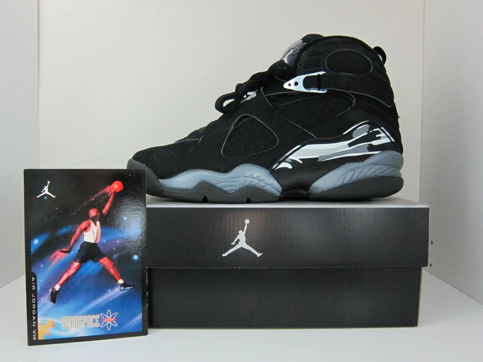 Air Jordan 8 "Chrome" Makes Its Return After More Than a Decade