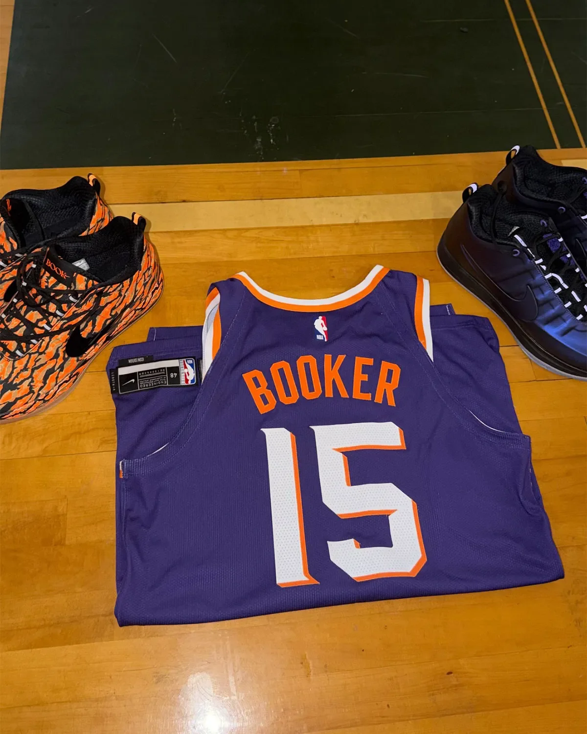 Nike Book 2 "Eggplant": Devin Booker Gợi Nhớ Foamposite 2009